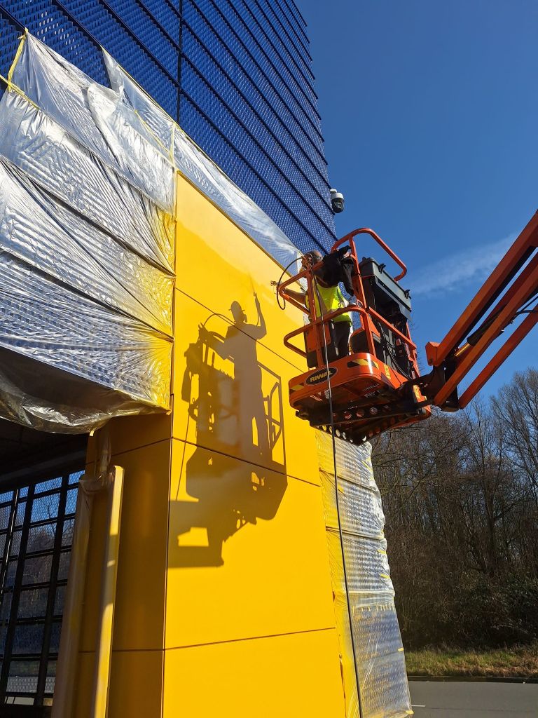 Schadeherstel van dakpanelen en Schadeherstel van gevelpanelen