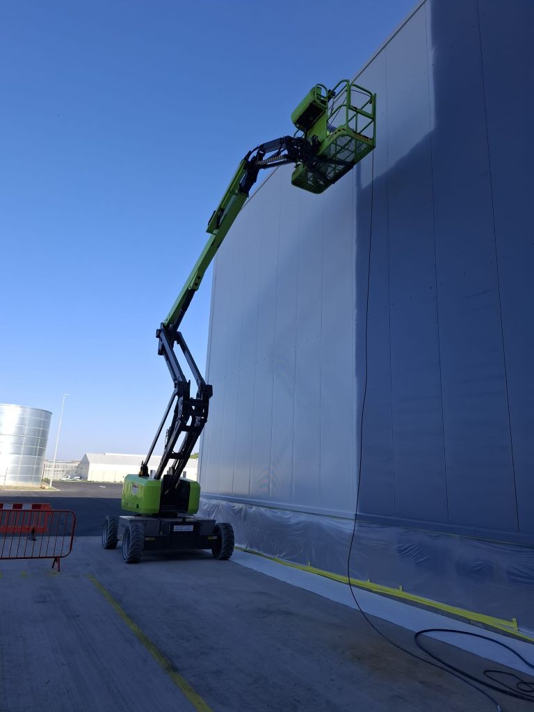 Schadeherstel van dakpanelen en Schadeherstel van gevelpanelen